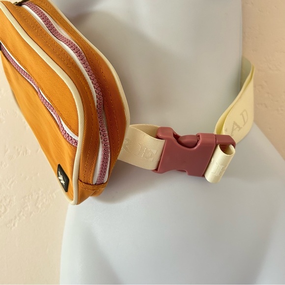 THREAD Fanny Pack Marigold Cross Body Bag NWOT - Picture 8 of 12
